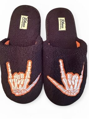 NEW Kids Halloween Skull Hand Rock Dearfoams Black Slippers I love you Slides 11